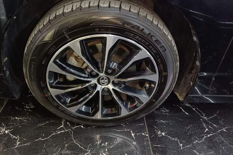 Used Toyota Avalon 2023 Dual-Engine 2.5L Luxury Edition
