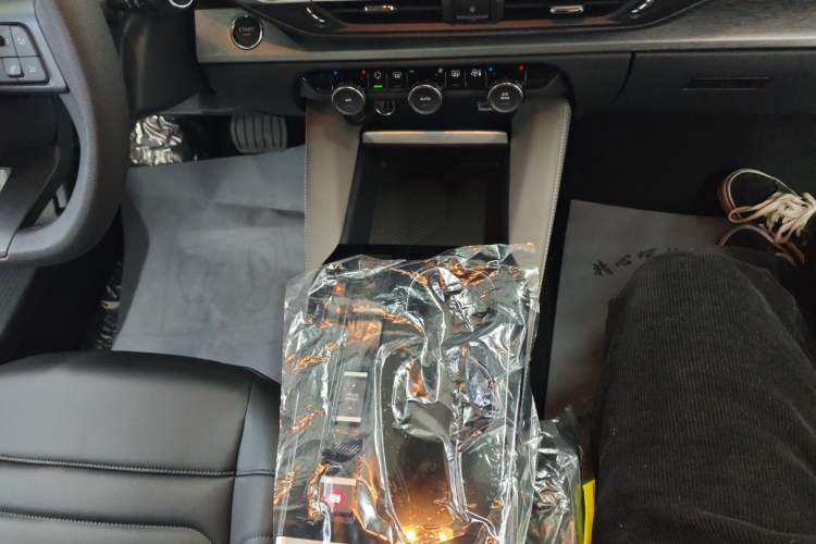 Used Citroen C5 X 2025 Model 1.6T Overseas Edition
