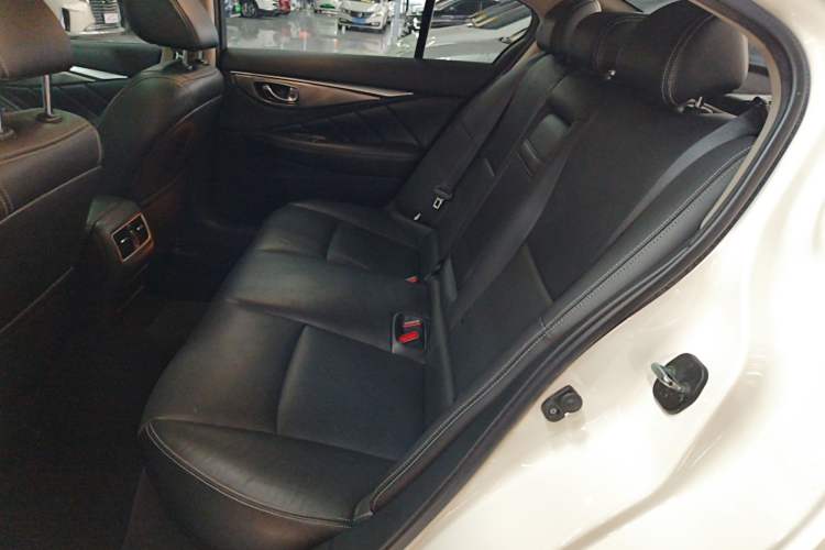 Used Infiniti Q50L 2018 2.0T Enjoyment Version China VI Standard