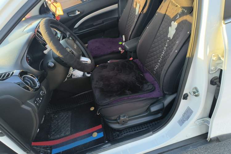 Used Kia kx1 Stonic 2021 1.4L Automatic Fun Edition Left Front Seat