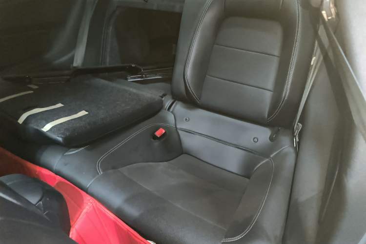 Used Ford Mustang 2020 2.3L EcoBoost Interior 4