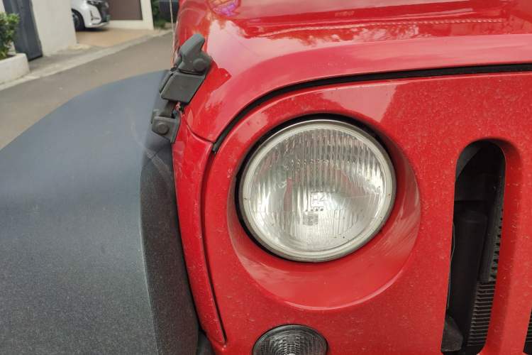 Used Jeep Wrangler 2013 3.6L Rubicon four-door model Right Front Headlight