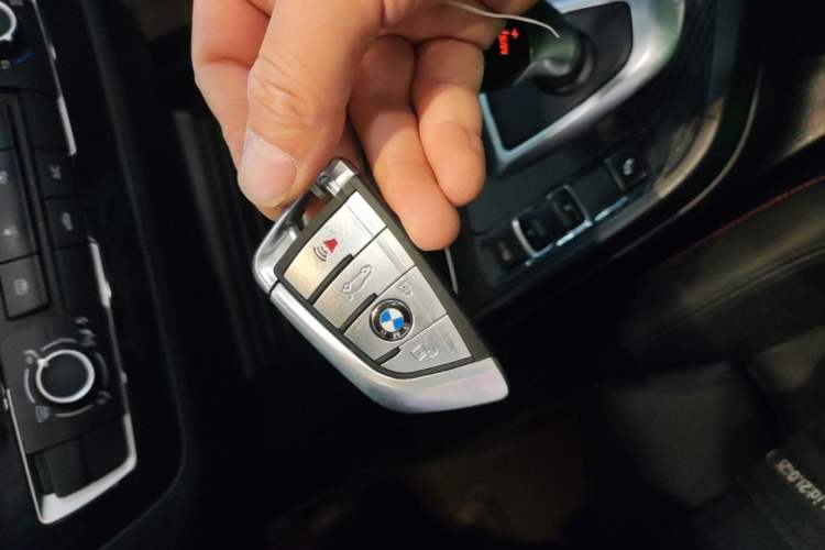 Used BMW 2 Series 2018 220i Convertible Coupe Sports Design Package Vehicle Key