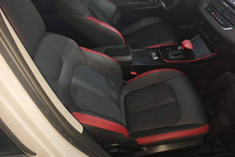 Used Dongfeng Aeolus Yixuan 2021 230T Automatic Glory Edition Right Front Seat