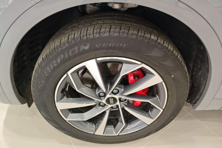 Used Audi Q5L 2025 quattro 45th Anniversary Edition 40 TFSI Luxury Dynamic Model
