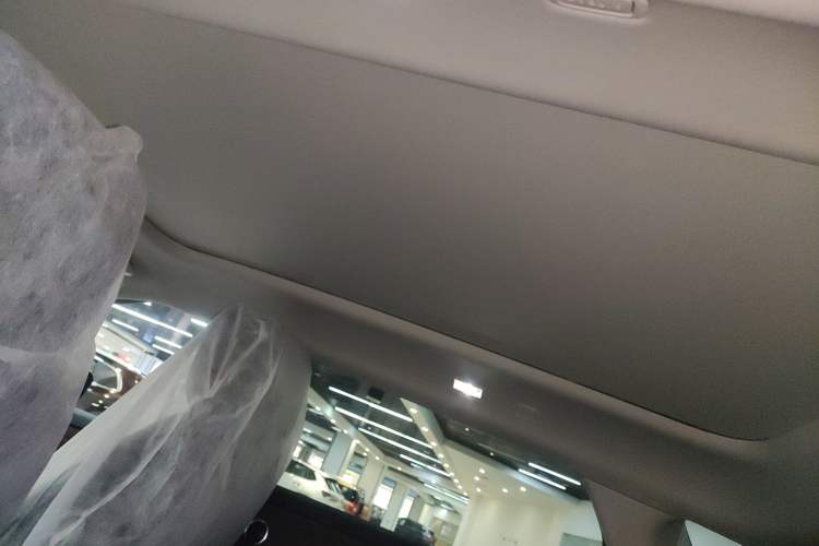 Used Land Rover Range Evoque 2026 Model Range Rover Velar L SE
