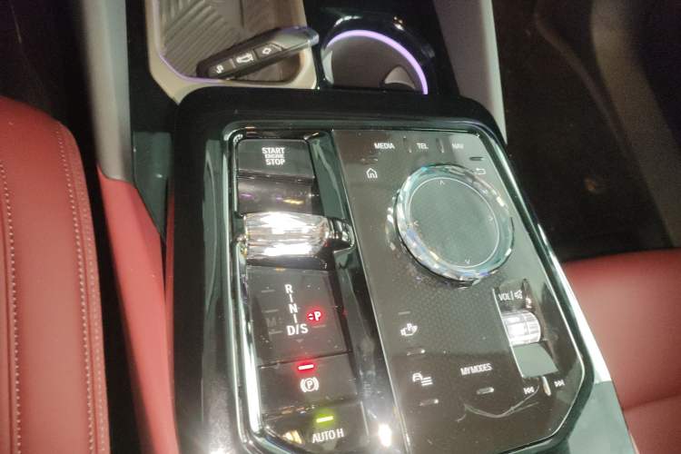 Used BMW 5 Series 2026 Facelift Model 530Li Luxury Edition M Sport Package Gear Lever