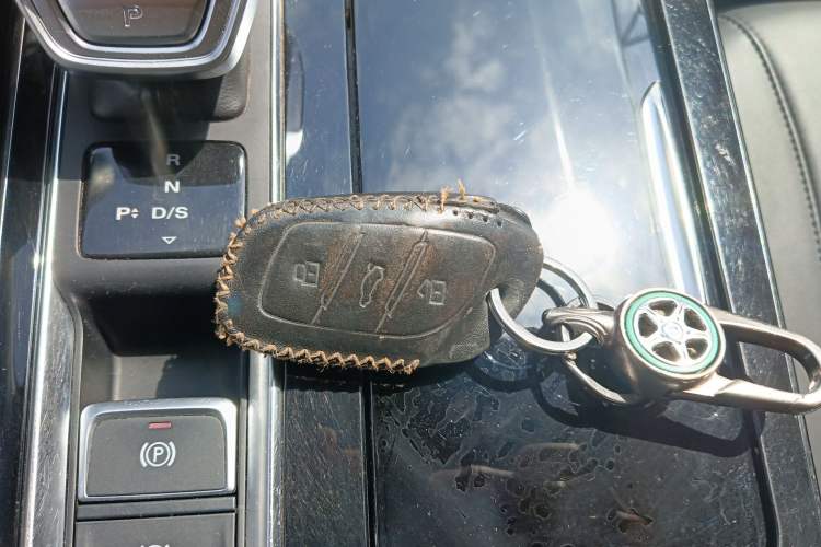 Used Roewe RX5 MAX 2019 400TGI Automatic 4G Connect Luxury Edition Vehicle Key