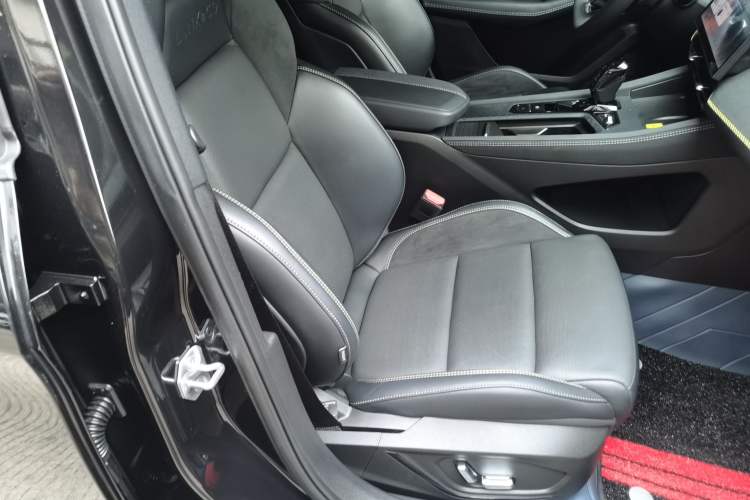 Used Lynk & Co 03 2023 1.5TD DCT JingPro Right Front Seat