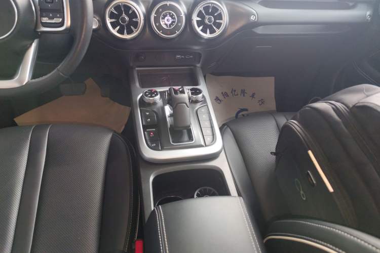 Used Tank 300 2021 City Edition 2.0T—Truly Stylish Gear Lever