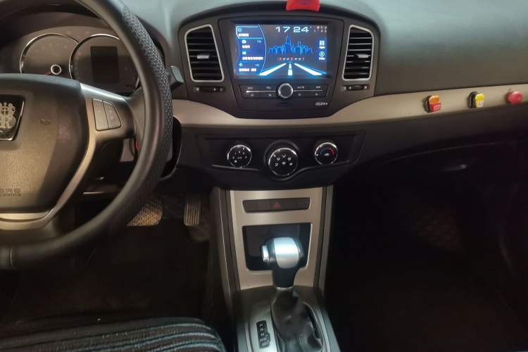 Used Roewe 350 2014 1.5L Automatic Xunyue Version Audio And AC Panel