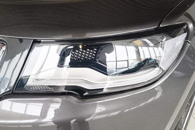 Used Jeep Compass 2019 220T Automatic Family Edition
