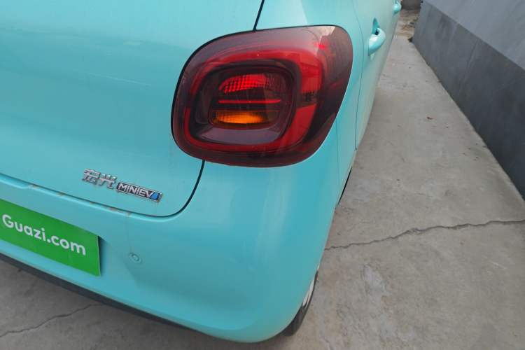 Used Wuling Hongguang MINIEV 2025 Four-Door Version Premium Edition Right Rear Taillight