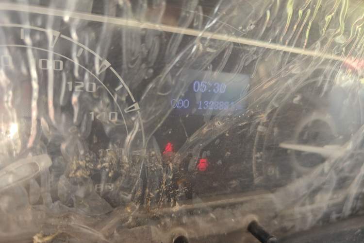 Used SAIC MAXUS Xintu V80 2019 2.5T Classic Version 6-Speed Manual – Aoyuntong Modified Long Wheelbase Mid-Height 7-Seater