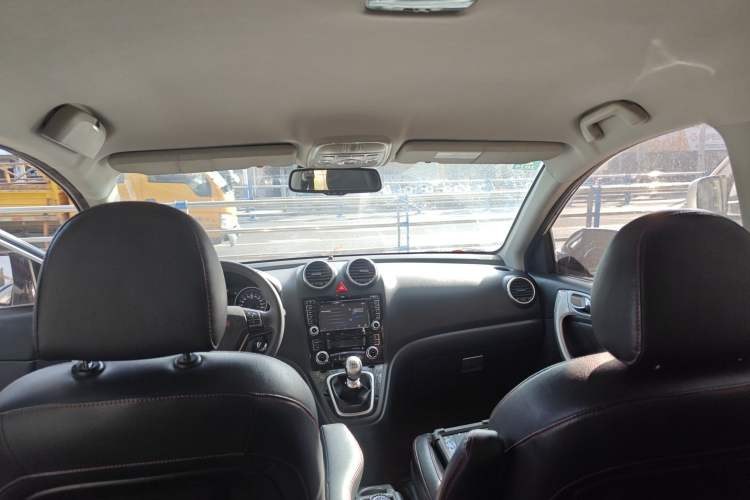 Used Haval H6 2013 Upgraded Model 1.5T Manual Two-Wheel Drive Elite Version