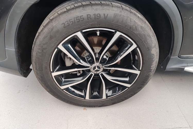 Used Mercedes-Benz GLC 2021 GLC 260 L 4MATIC Luxury Model Exterior 5