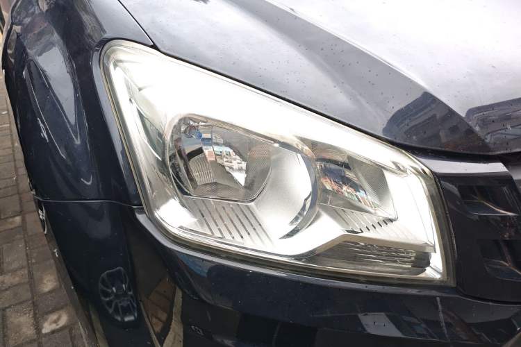 Used Isuzu JLM 2016 2.8T Two-Wheel Drive Luxury Version JE493ZLQ4CA