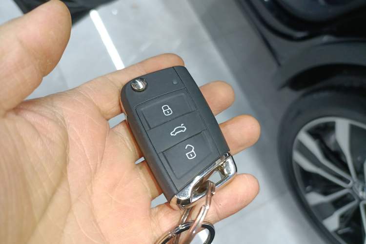 Used Volkswagen Tiguan L 2023 Restyled 330TSI Automatic Two-Wheel Drive R-Line Flagship Edition
