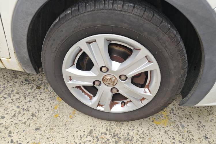 Used Baojun 310 2017 1.5L Manual Fashion Model Right Front Wheel Hub