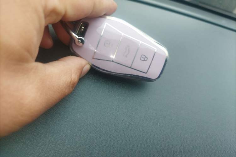 Used JAC Yiwei 3 2023 405km Pro Vehicle Key