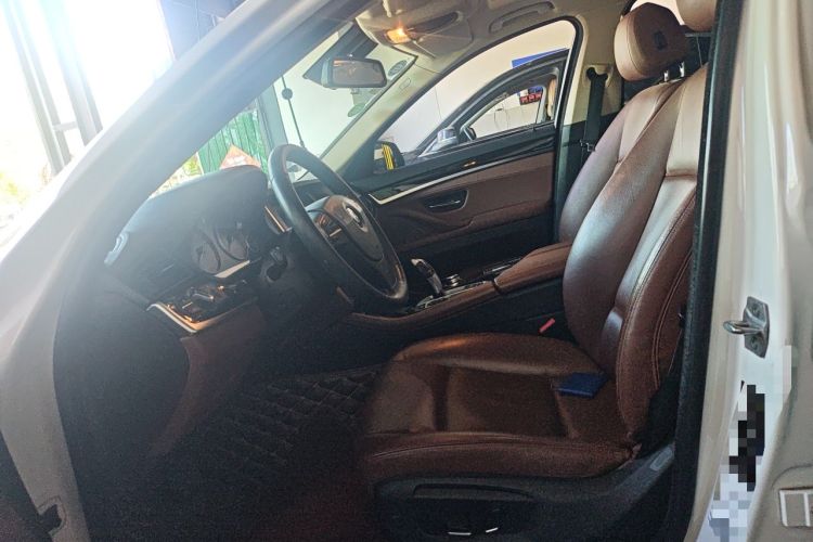 Used BMW 5 Series 2014 520Li Elegant Model

