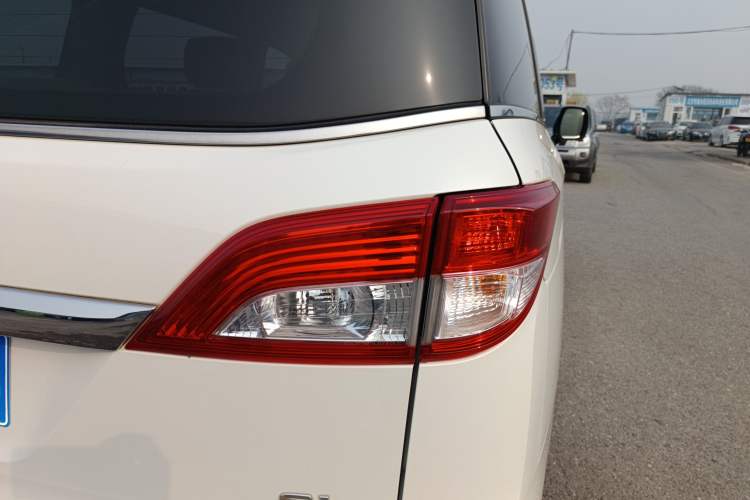 Used Nissan Quest 2015 3.5L SL