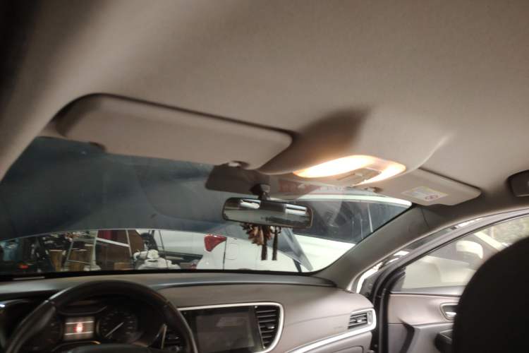 Used GAC Trumpchi GA4 2018 150N Automatic Luxury Edition Headliner