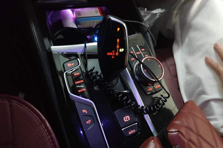 Used BMW 5 Series 2018 Restyled 530Li Luxury Edition M Sport Package Gear Lever