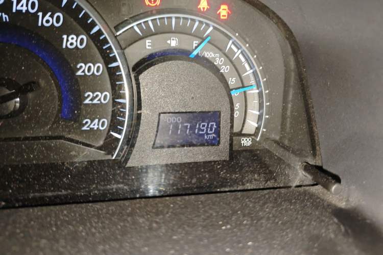 Used Toyota Camry 2012 2.5G Luxury Navigation Edition Odometer Close Up