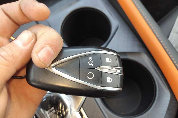 Used CHANGAN UNI-V iDD 2023 Zhidian iDD 1.5T 113km Smart & Fun Version (Rapid Edition) Interior 1