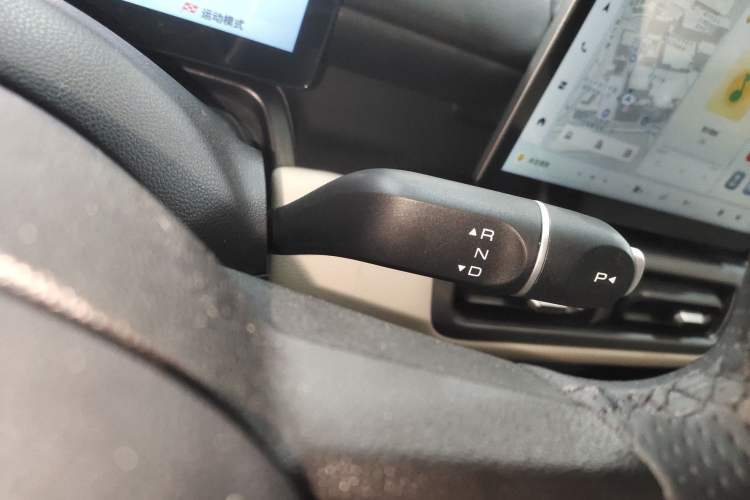 Used Wuling Bingo PLUS 2024 510 km Flagship Edition Four-Seater Version Gear Lever