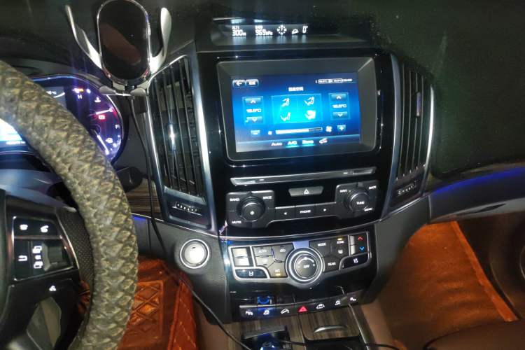 Used Haval H9 2017 2.0T Gasoline 4x4 Prestige Model 7 Seats