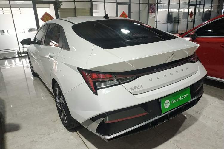 Used Hyundai Elantra 2023 1.5L CVT LUX Prestige Edition
