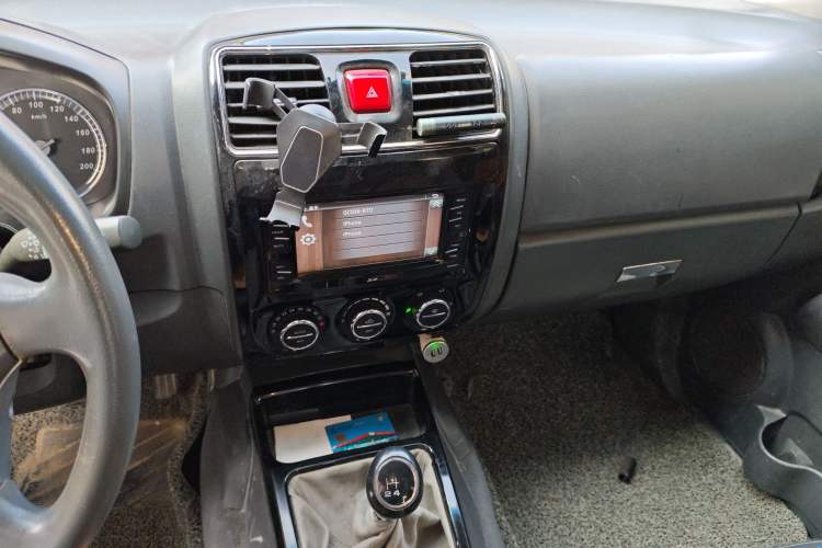 Used Great Wall Wingle 5 2014 2.4L European Version Two-Wheel Drive Entry-Level Big Double-Cab 4G69S4N