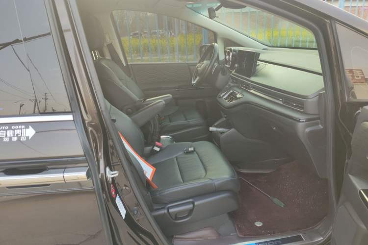 Used Honda Elysion 2022 2.0L eHEV Luxury First Edition
