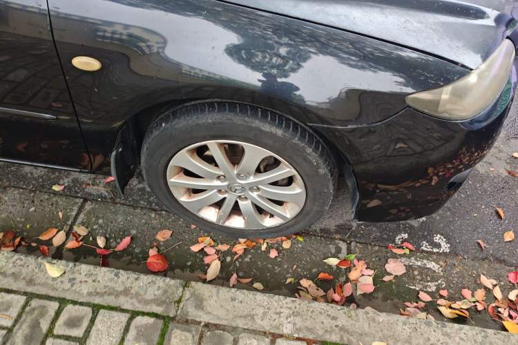 Used Mazda 6 2011 2.0L Automatic Fashion Edition Right Front Wheel Hub