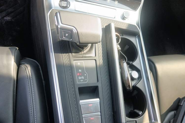 Used Audi A6L 2024 45 TFSI Prestige Dynamic Edition Gear Lever