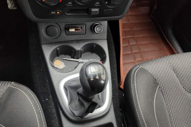 Used Dongfeng Fengon 330 