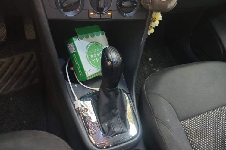 Used Volkswagen Polo 2011 1.4L Automatic ZhiShang Version Gear Lever