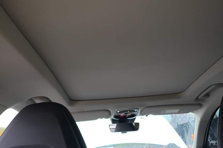 Used Lynk & Co 01 2019 2.0T Two-Wheel-Drive Pro Version China VI Standard Headliner