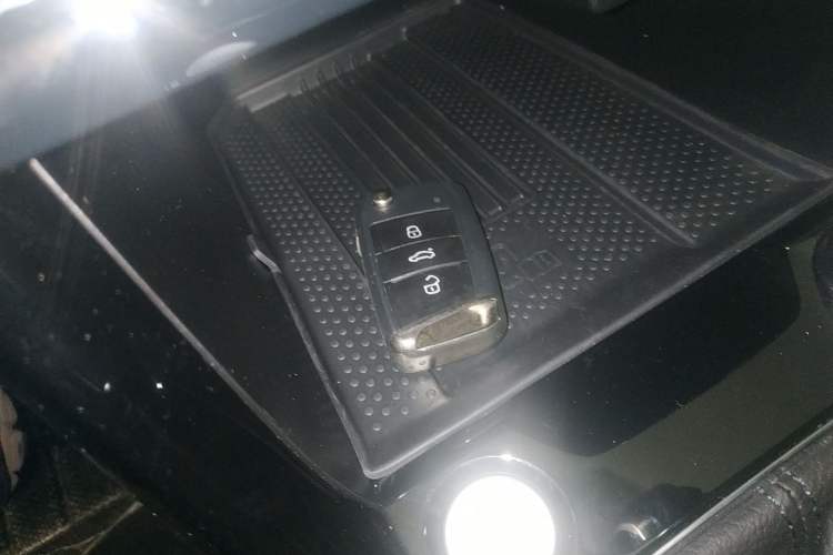 Used Volkswagen Tharu 2025 NewRui 300TSI Prestige Edition
