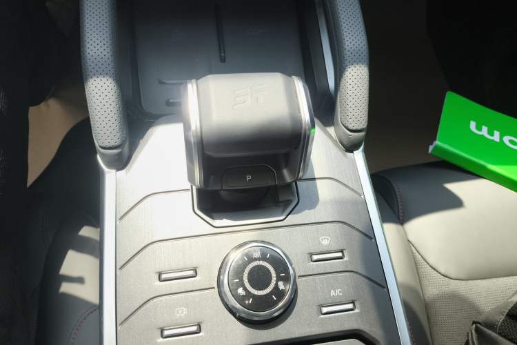 Used JETOUR Traveler 2023 1.5T Two-Wheel Drive Discovery PRO Gear Lever