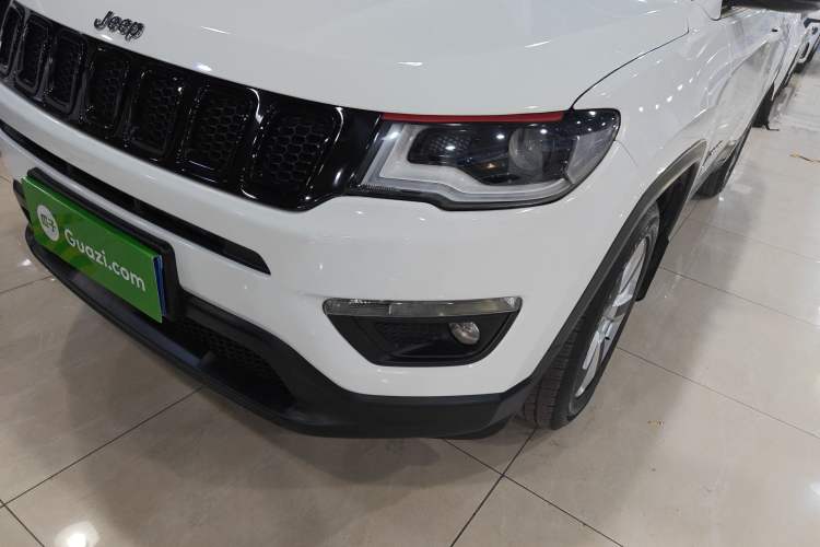 Used Jeep Compass 2019 220T Automatic Family Edition
