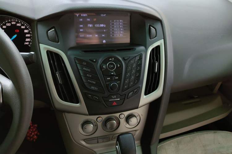 Used Ford Focus 2012 Sedan 1.6L Automatic Comfort Model Audio And AC Panel