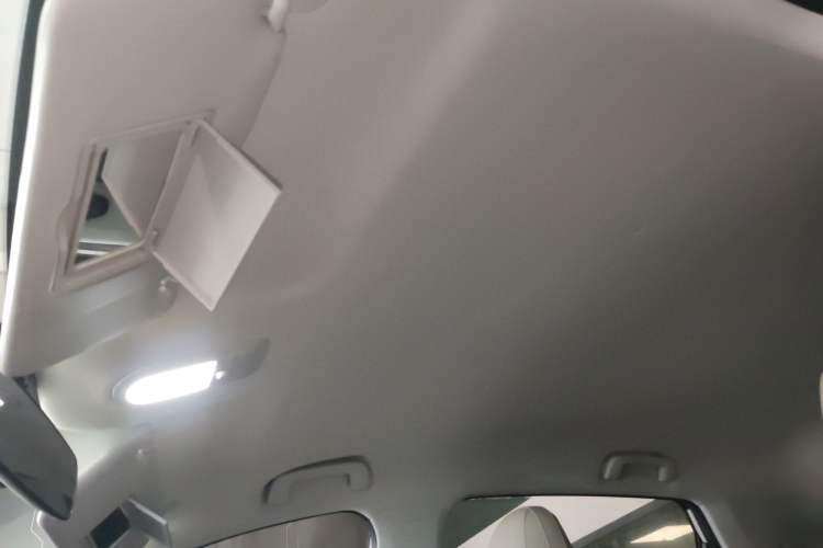 Used Wuling Bingo PLUS 2024 330 km Range Five-Seater Version Headliner