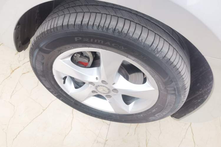 Used Mercedes-Benz Vito 2016 2.0T Elite Version 9-seater Right Front Wheel Hub