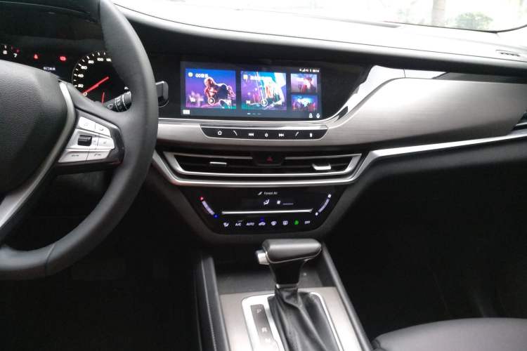 Used CHANGAN CS35PLUS 2019 1.4T DCT CoolLink Blue Whale Edition Audio And AC Panel