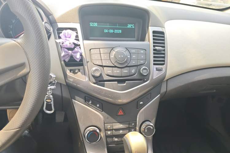 Used Chevrolet Cruze 2015 1.5L Classic SE AT Audio And AC Panel