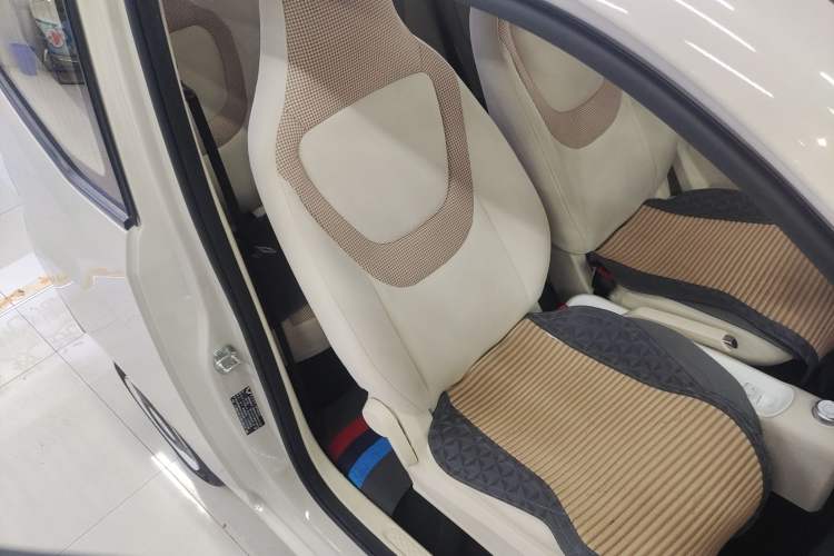 Used Wuling Hongguang MINIEV 2024 3rd Generation 215km Youth Edition Right Front Seat