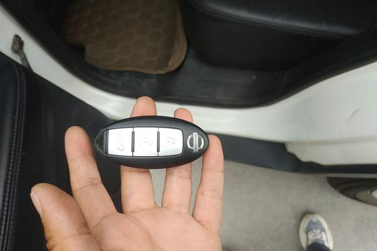 Used Nissan X-Trail 2014 2.5L CVT Luxury Edition 4WD Vehicle Key